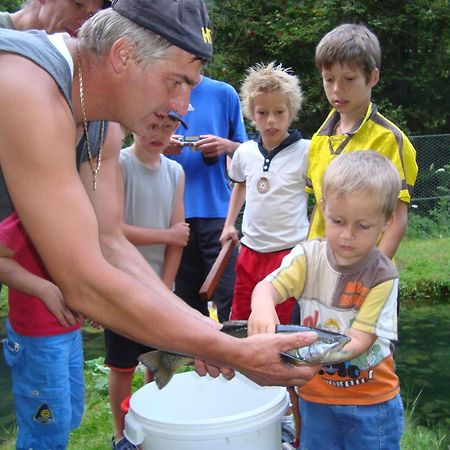 Kinderbauernhof Leneler Arzl im Pitztal Exteriör bild