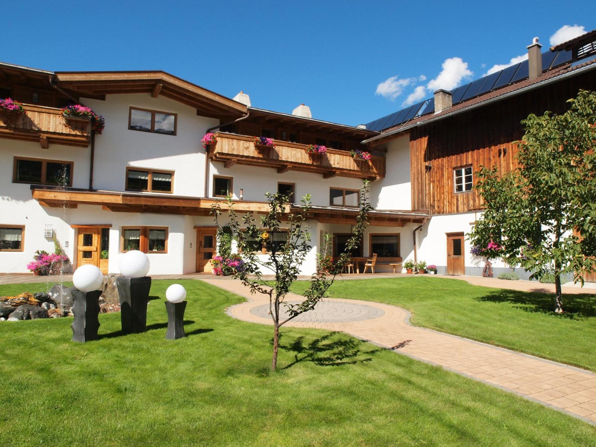 Kinderbauernhof Leneler Arzl im Pitztal Exteriör bild