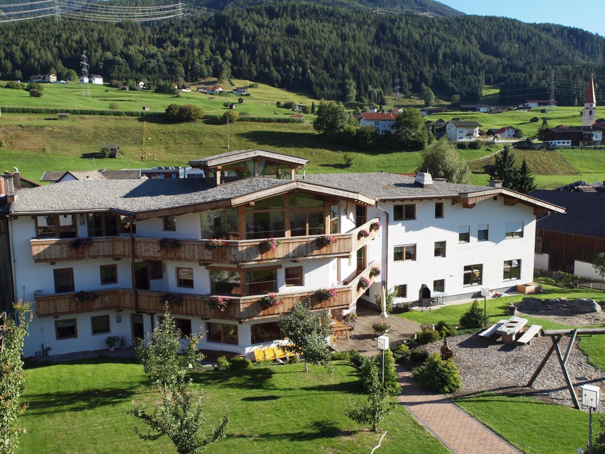 Kinderbauernhof Leneler Arzl im Pitztal Exteriör bild