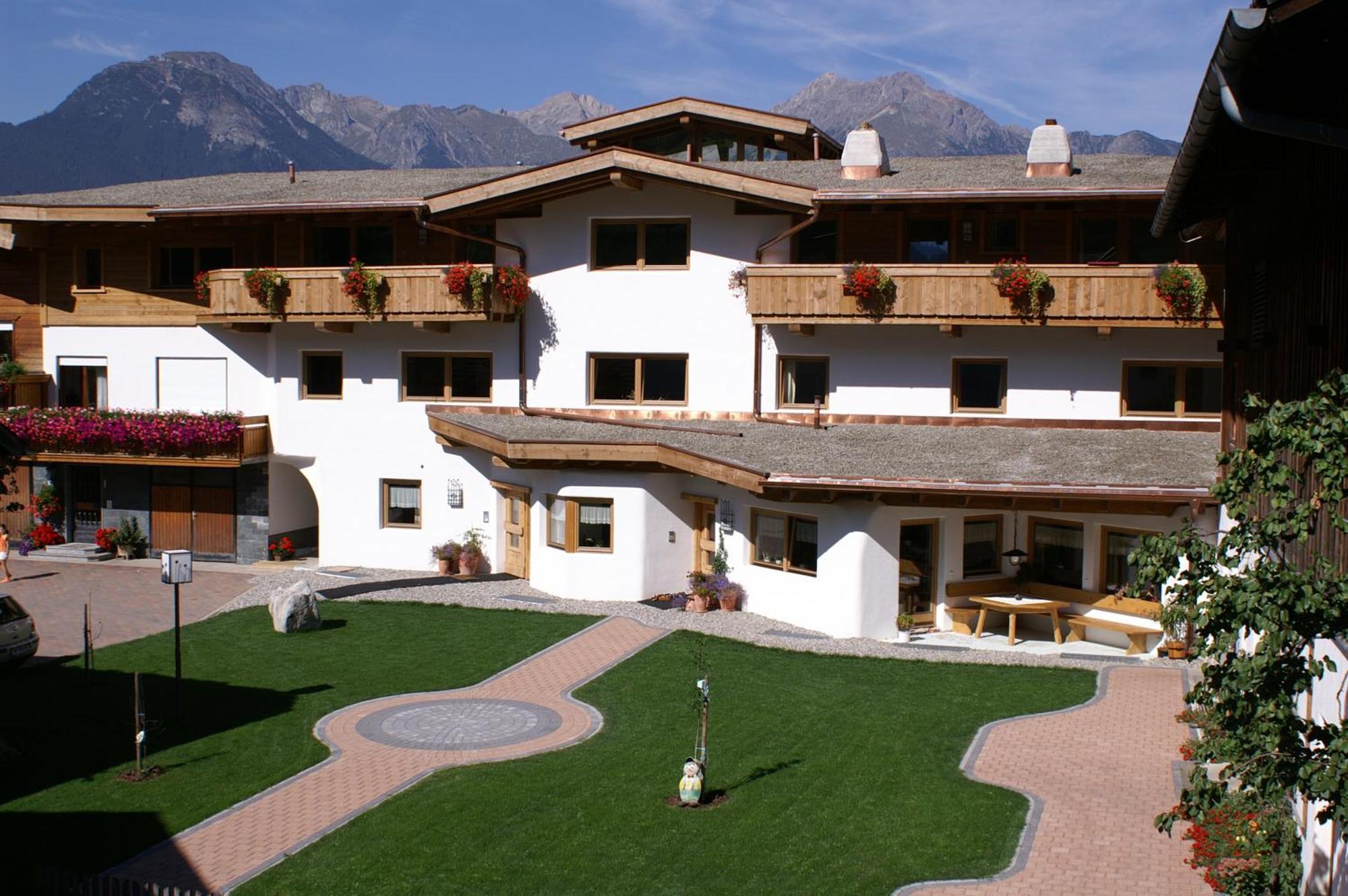 Kinderbauernhof Leneler Arzl im Pitztal Exteriör bild